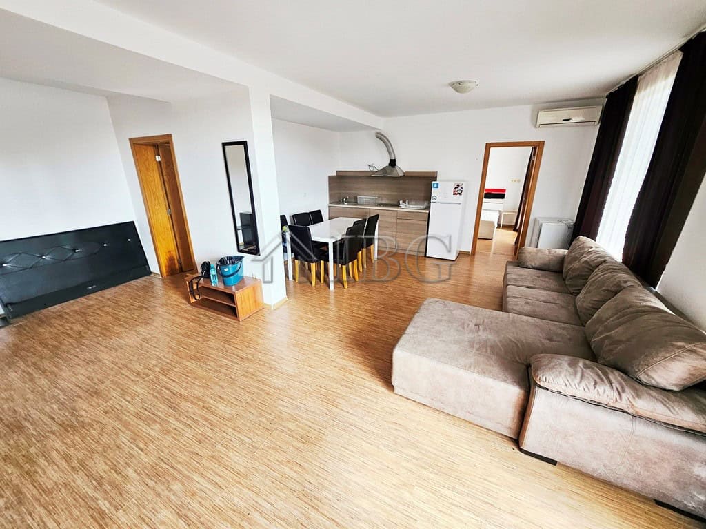 Bright 3-bedroom apartment with large terrace in Sunny View Central, Sunny Beach. Modern living spac.