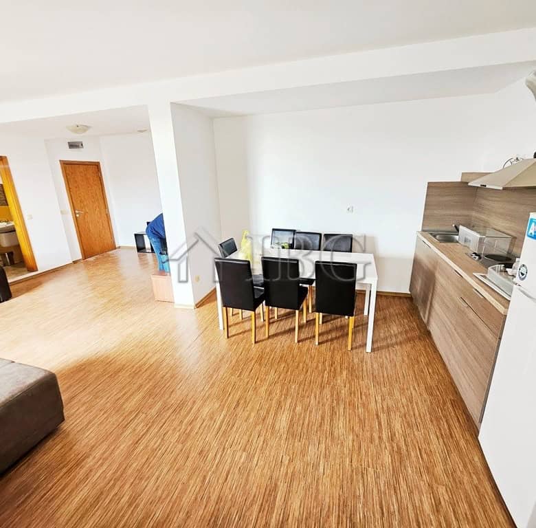 Spacious 3-bedroom apartment with a big terrace, bright living area, and modern kitchen in Sunny Vie.