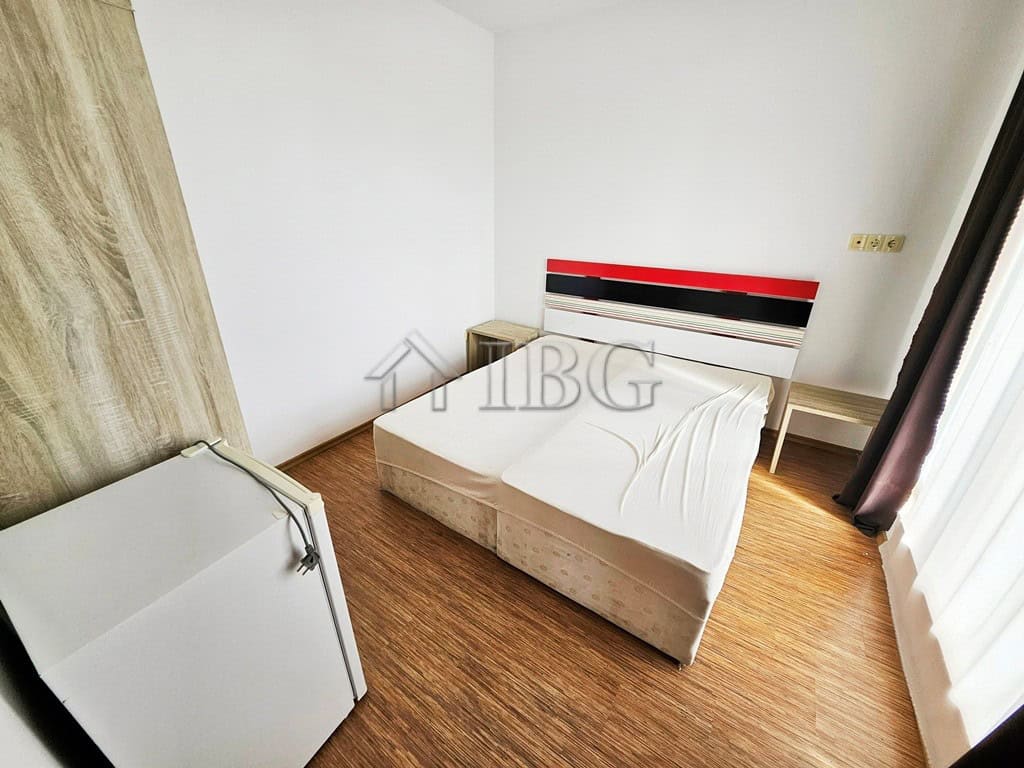 Bright 3-bedroom apartment with large terrace in Sunny View Central, Sunny Beach.