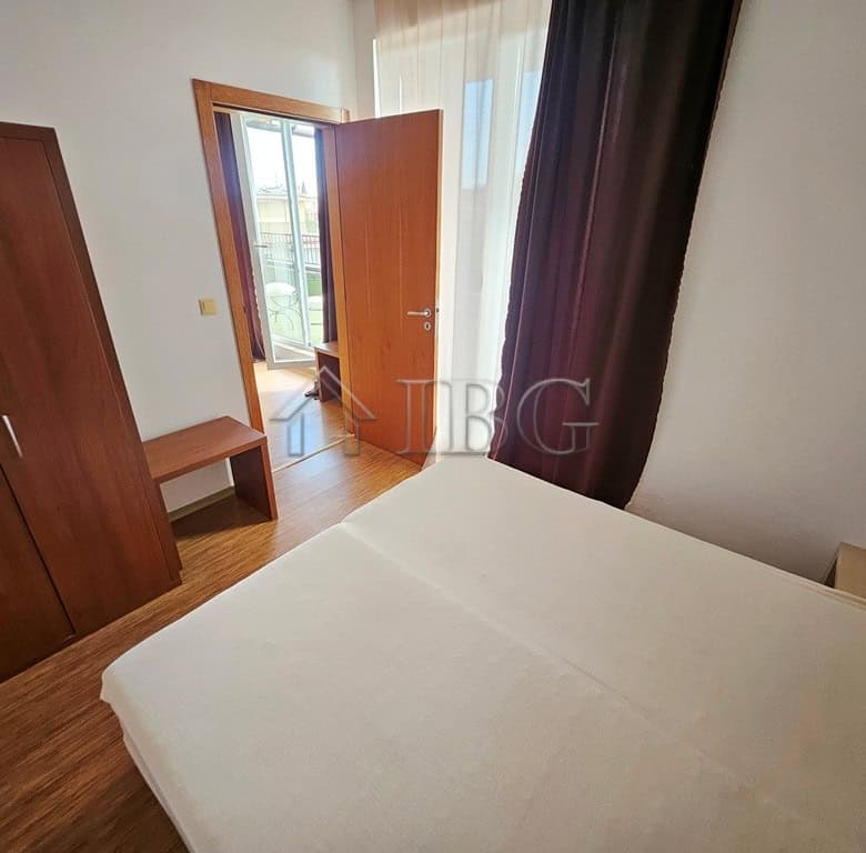 Spacious 3-bedroom apartment with large terrace in Sunny View Central, Sunny Beach. Bright interior.