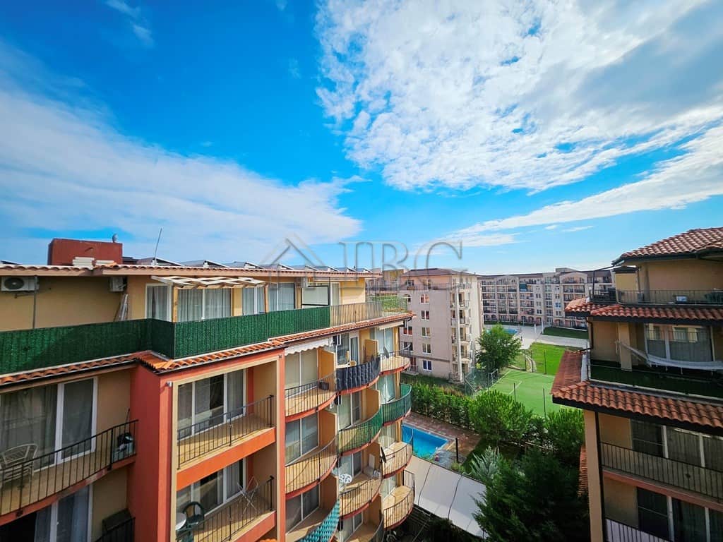 Bright 3-bedroom apartment with spacious terrace in Sunny View Central, Sunny Beach. Perfect for rel.