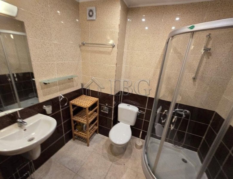 Apartment with sea view, featuring a compact bathroom and contemporary fixtures in Ravda.