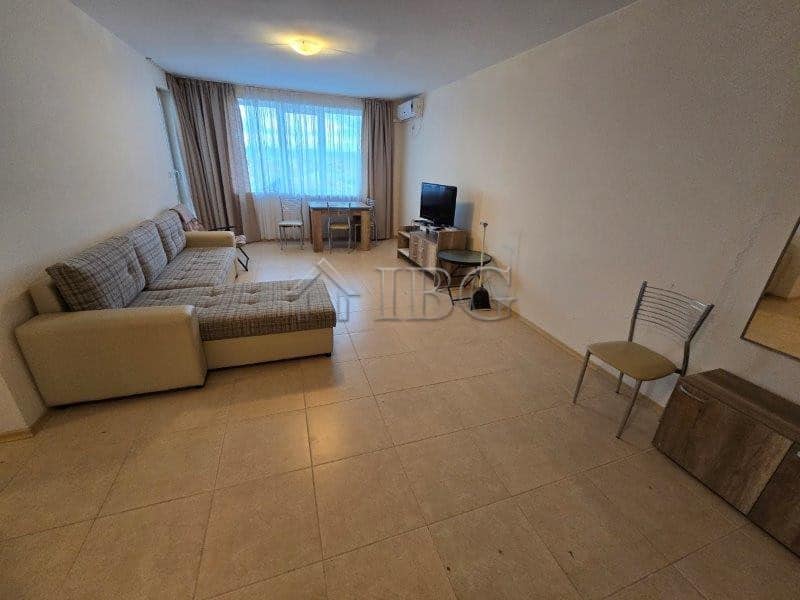 Apartment with sea view, spacious living area, and natural light in Ravda.