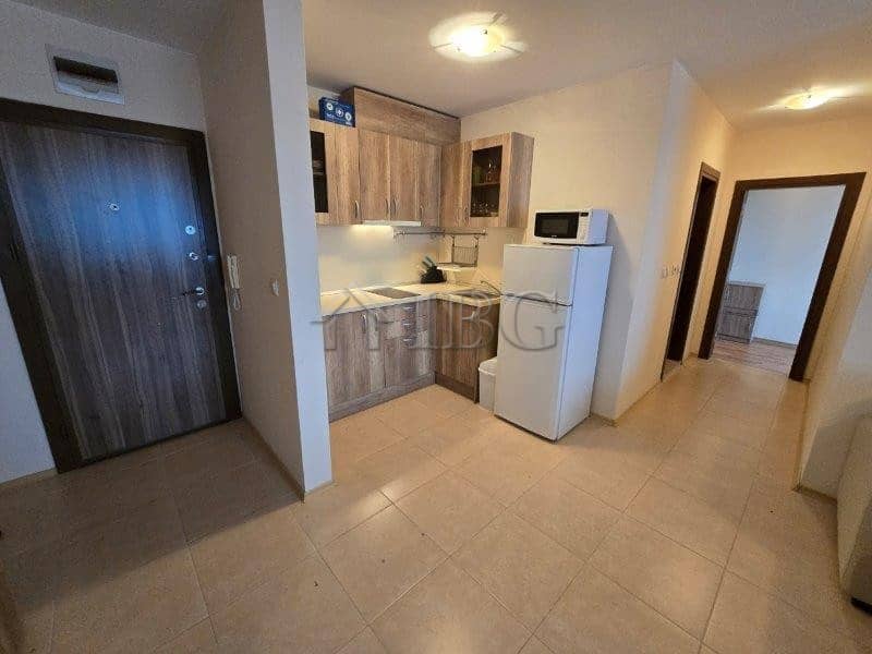 Modern 1-bedroom apartment with sea view in Ravda, Bulgaria. Fully furnished, open-plan kitchen, bri.
