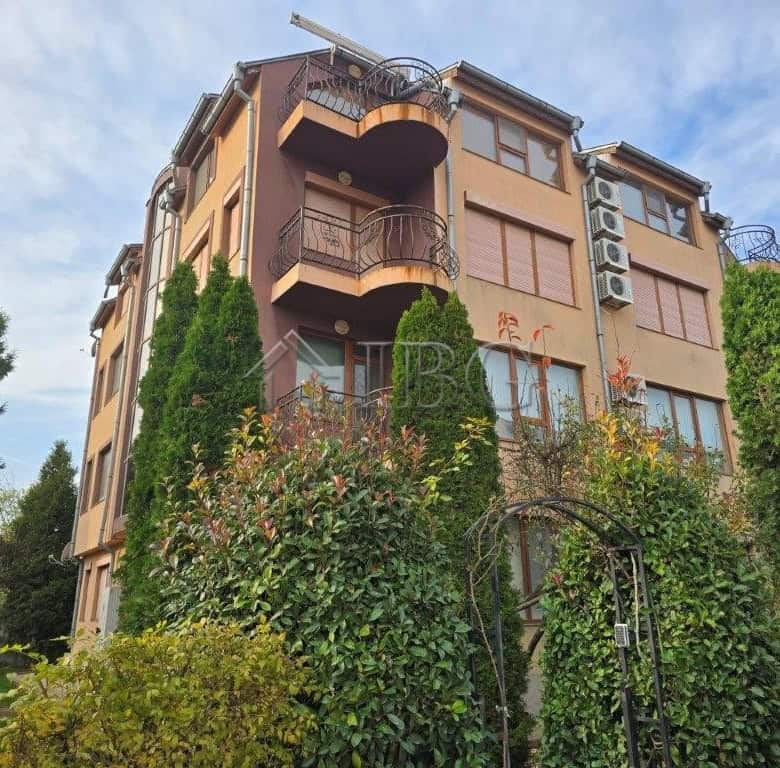 Spacious 3-bedroom, 2-bathroom apartment in Elitonia 2, Ravda, with modern amenities and scenic surr.