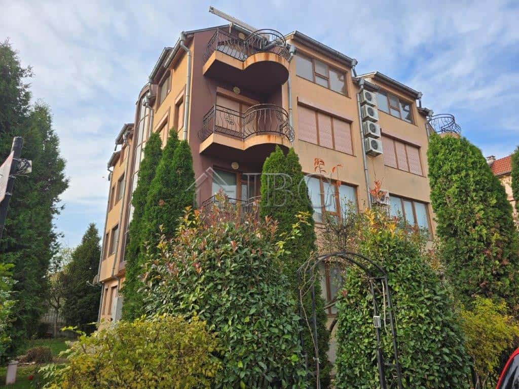 Spacious 3-bedroom, 2-bathroom apartment in Elitonia 2, Ravda, with modern amenities and scenic surr.