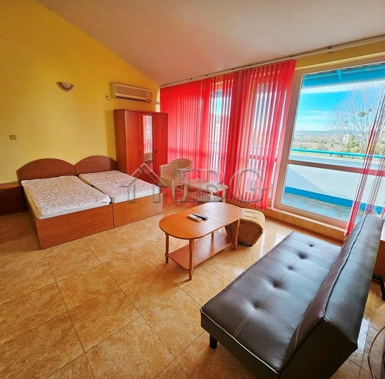 Cozy studio apartment with sea view in Elit 3, Sunny Beach, perfect for relaxing holidays.