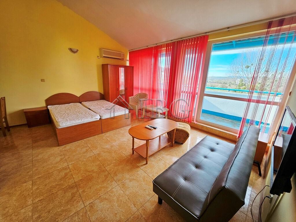 Cozy studio apartment with sea view in Elit 3, Sunny Beach, perfect for relaxing holidays.