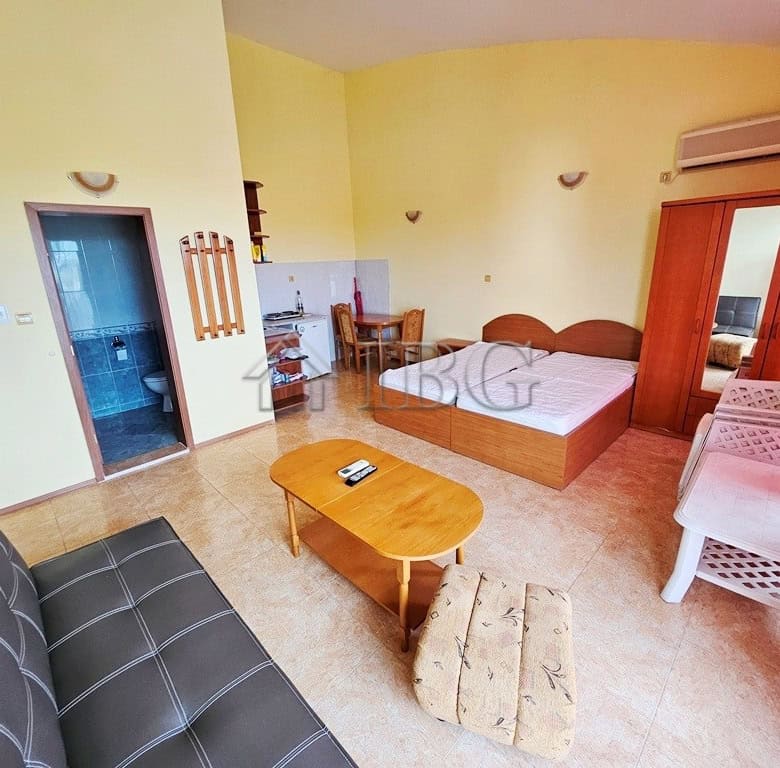 Bright studio apartment in Elit 3, Sunny Beach with modern furnishings and balcony access. Perfect f.