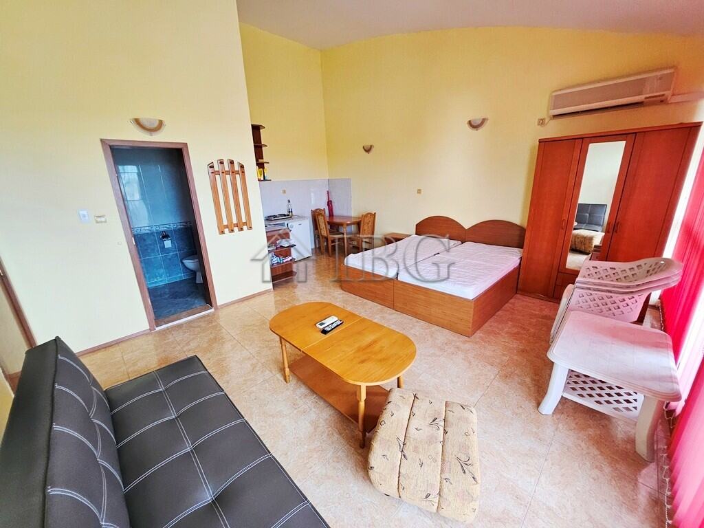 Bright studio apartment in Elit 3, Sunny Beach with modern furnishings and balcony access. Perfect f.
