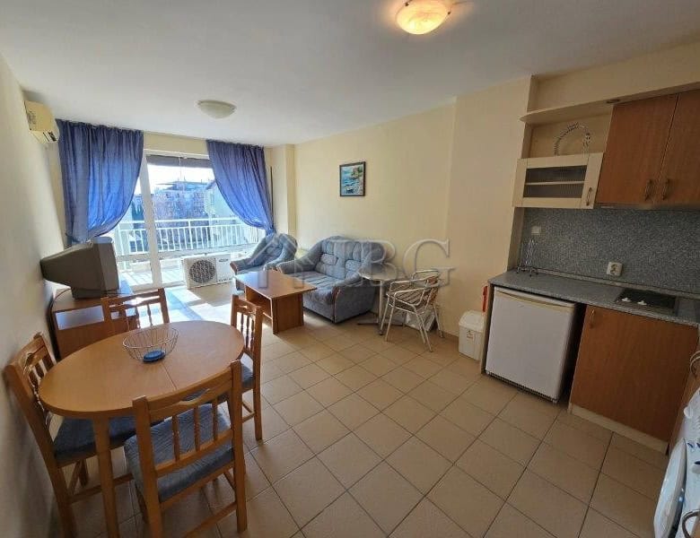 Bright 1-bedroom apartment overlooking the pool in Sea Dreams Complex, Sunny Beach. Perfect for rela.