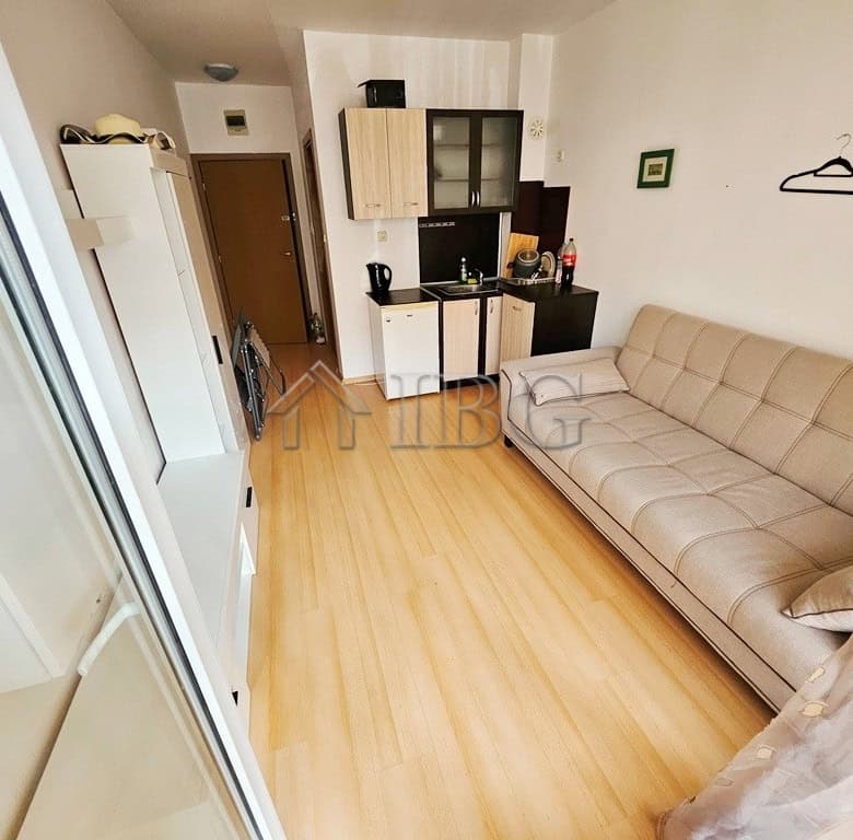 Bright studio apartment with modern furnishings in Sunny Day 6, perfect for beach lovers.