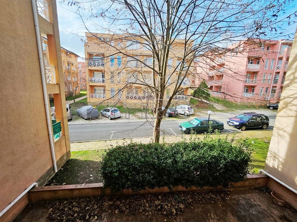 Bright studio apartment for sale with balcony view of Sunny Day 6 and Sunny Beach. Perfect investmen.