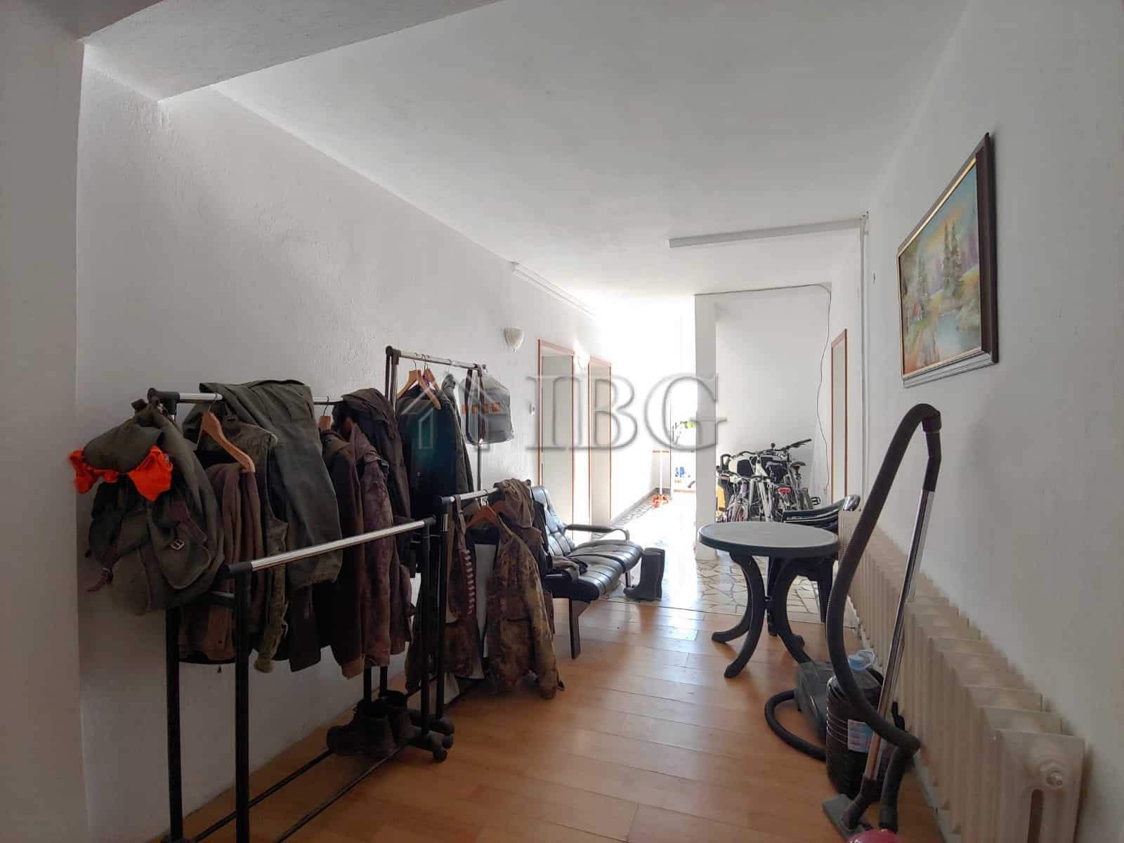 Bright interior of a large house with ample space and modern furnishings in Kosharitsa, just 5 km fr.