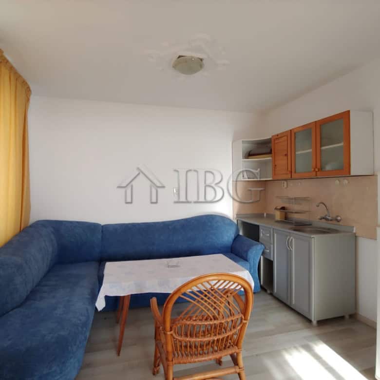 Interior view of a spacious 6-bedroom house in Kosharitsa near the sea.