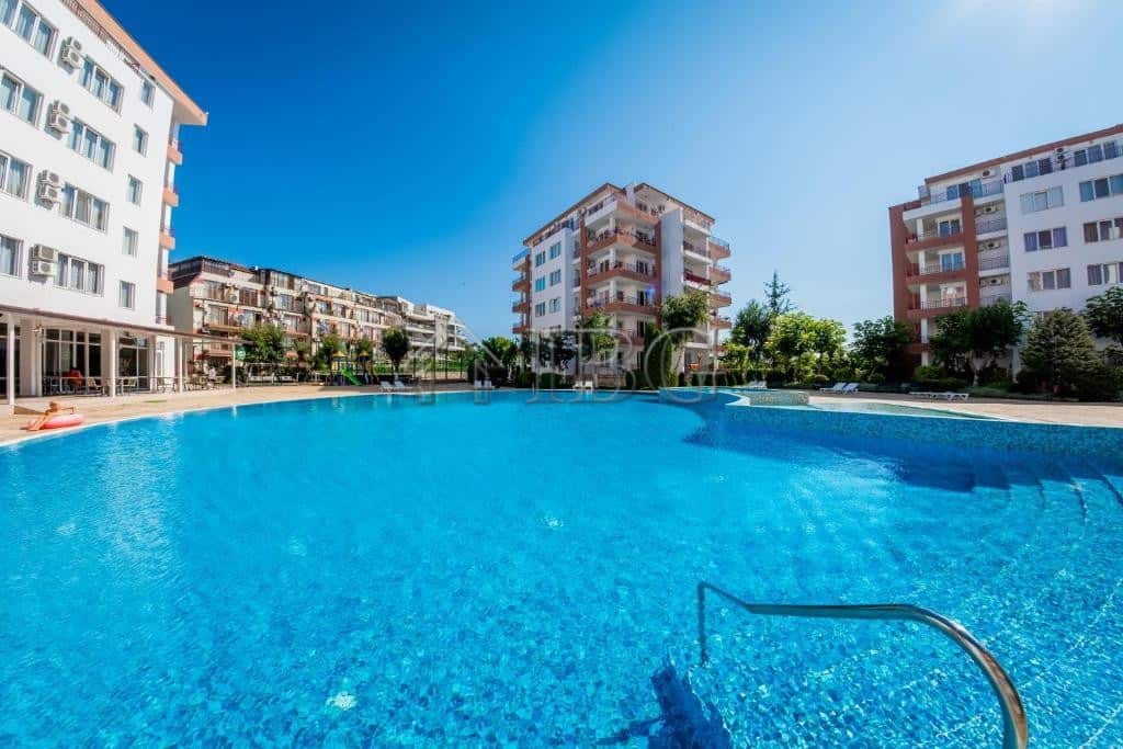One-bedroom apartment with sea view at Riviera Fort Beach, Ravda.