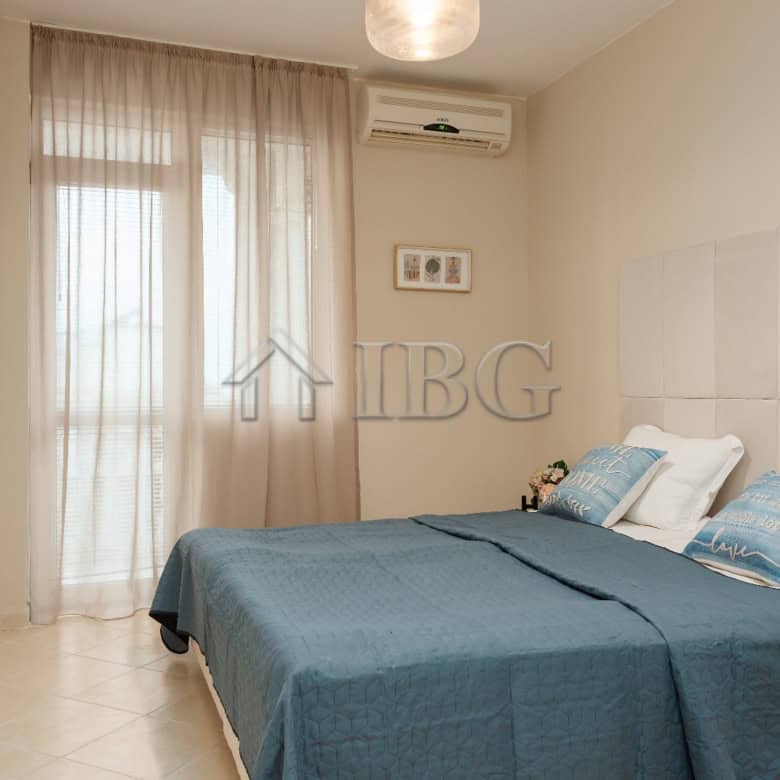Bright 2-bedroom apartment with pool view in Sunny Beach, renovated for comfort. Perfect for relaxin.