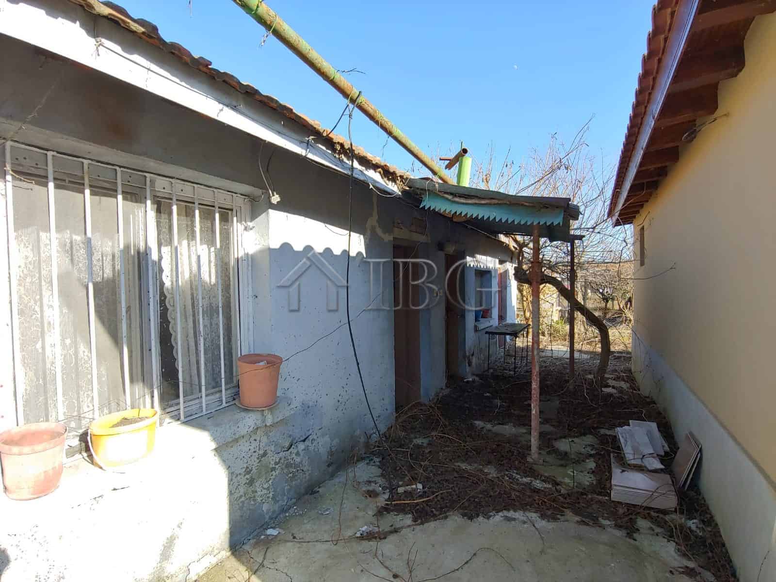 Single-storey house for sale in Trastikovo, Burgas region, Bulgaria. Ideal for a peaceful countrysid.