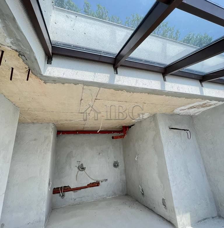 Balcony with glass roof in a new apartment with panoramic sea views in Sveti Vlas.