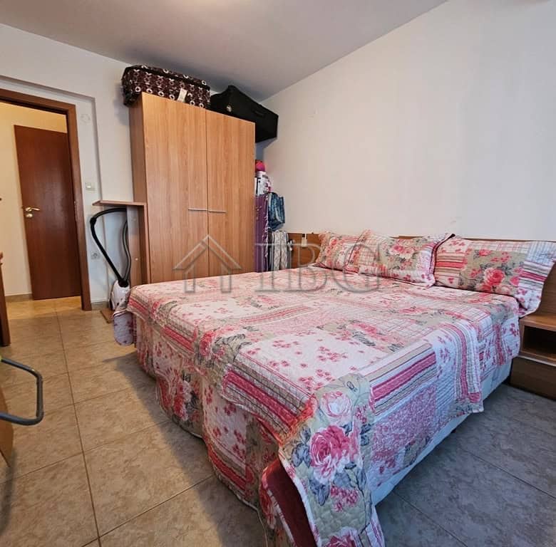 Bright 1-bedroom apartment with pool view in Sveti Vlas, Dinevi Resort. Perfect for holiday or inves.