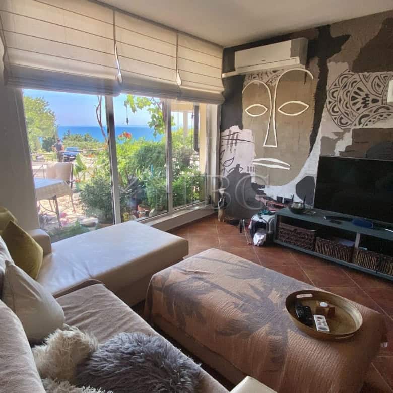 Spacious sea view apartment with 3 bedrooms and 2 bathrooms in Sveti Vlas, no maintenance fee, overl.