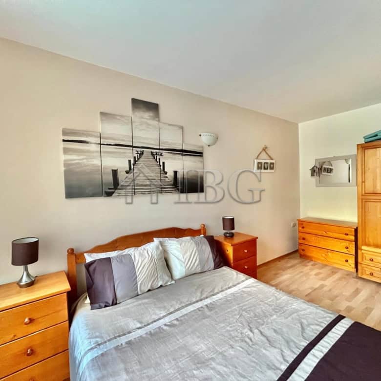 Bright 2-bedroom apartment with partial sea views in Sveti Vlas, perfect for relaxing holidays or in.