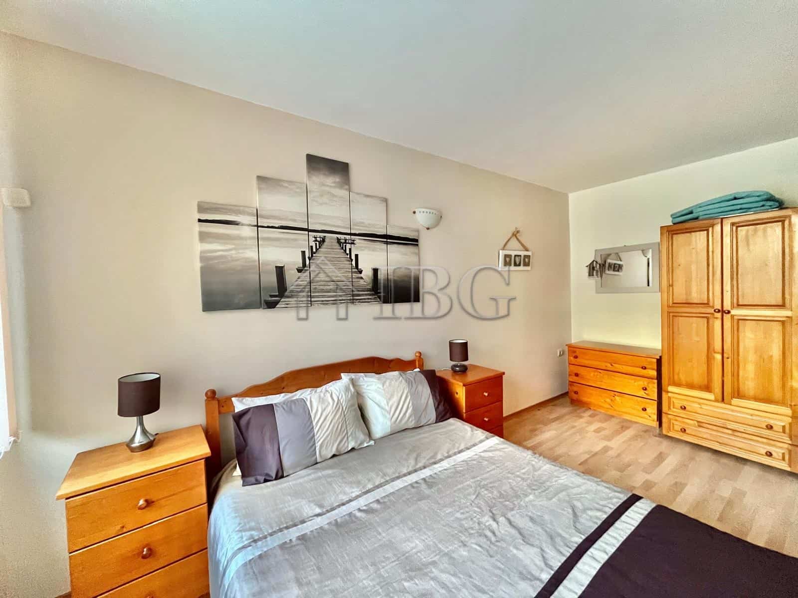 Bright 2-bedroom apartment with partial sea views in Sveti Vlas, perfect for relaxing holidays or in.
