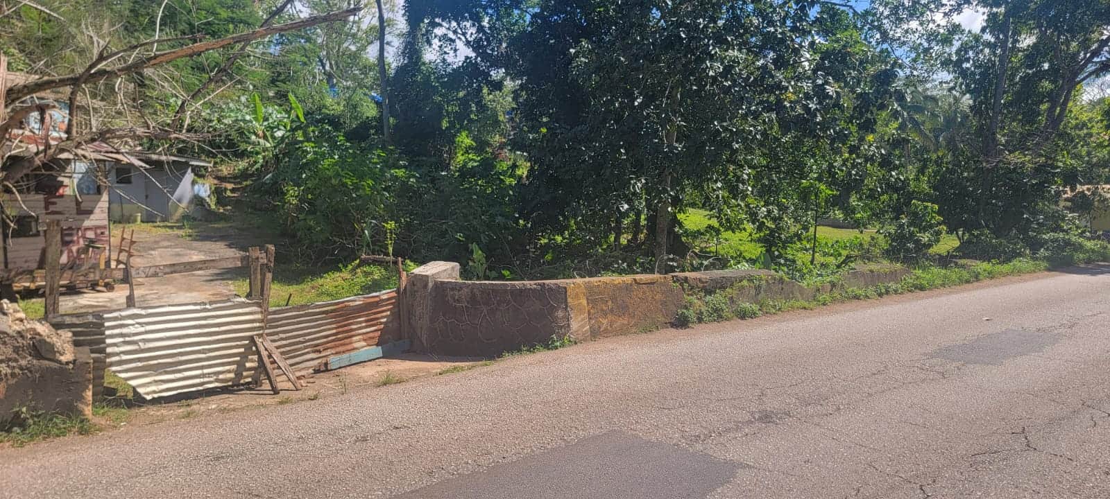 Plot of land for sale in Grey Ground Manchester Jamaica Land for sale in Grey Ground Manchester Jamaica, ideal for development or investment.