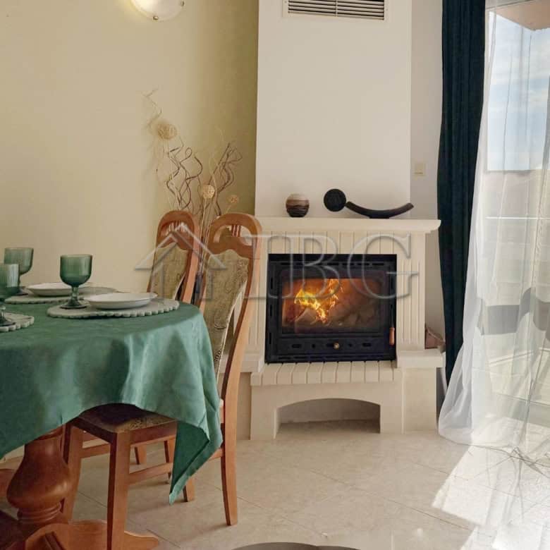 Spacious 2-bedroom apartment with sea view in Sveti Vlas's Vista Residence. Modern interior, balcony.