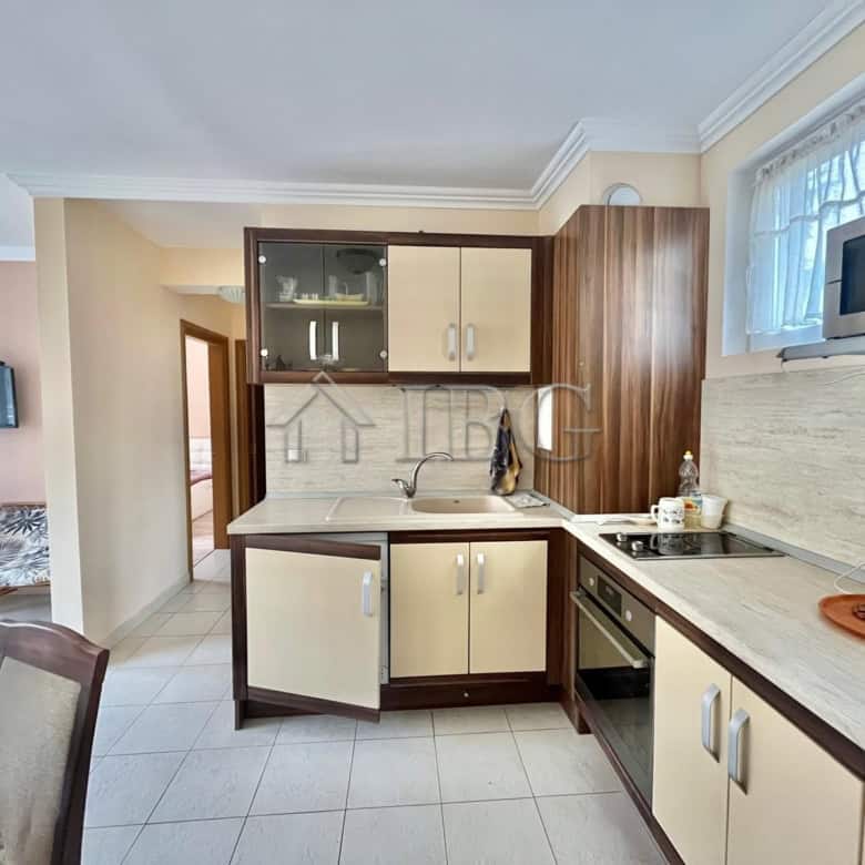 Bright 2-bedroom apartment overlooking the pool in Laguna 3, Sunny Beach. Perfect for relaxing holid.