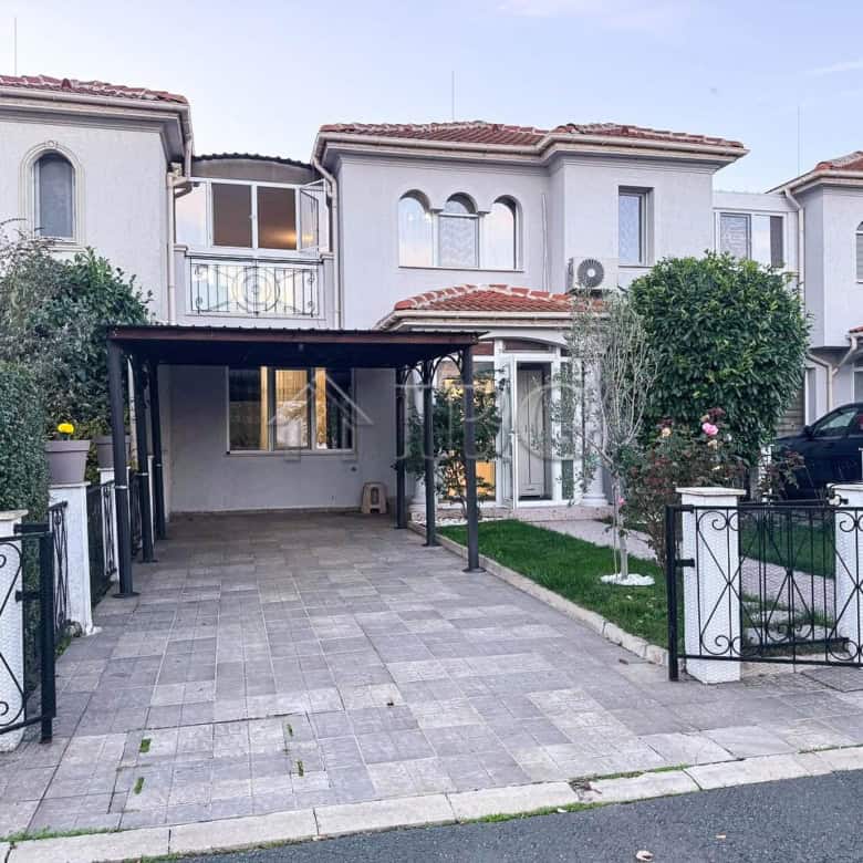 Beautiful two-storey house with sea views located in Victoria Hill, between Burgas and Pomorie.