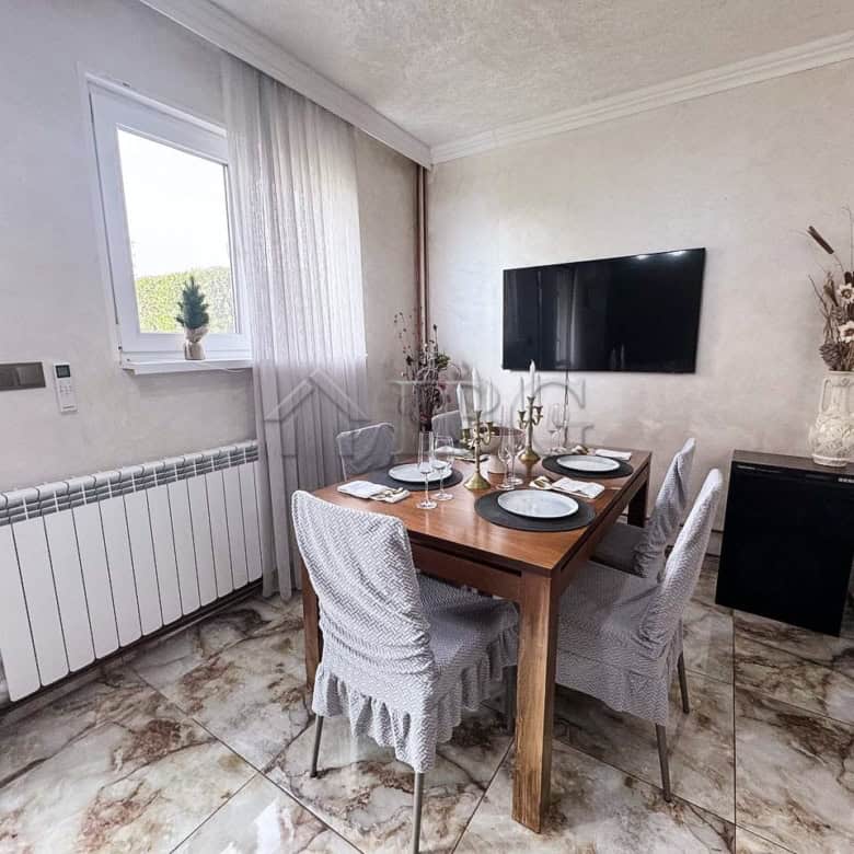 Bright dining area with sea views in Victoria Hill, between Burgas and Pomorie.