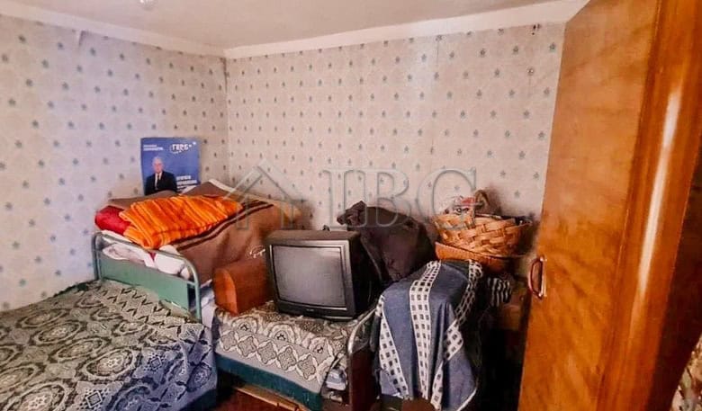 Two-storey house with spacious garden and private water well in Aleksandrovo Village. Ideal for peac.