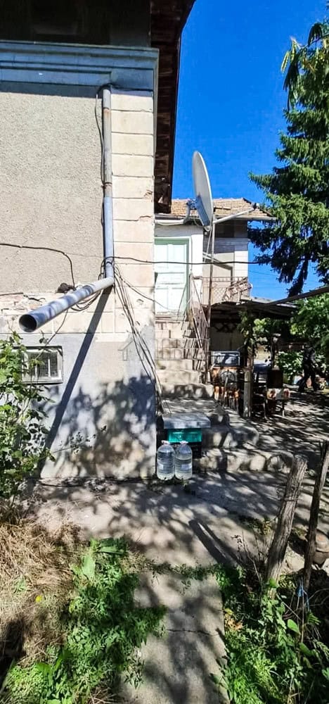 Charming two-storey house featuring a large garden and private water well in Aleksandrovo Village.