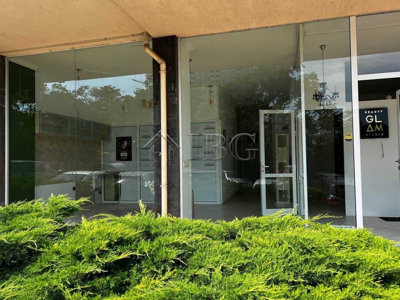 Office for sale in Burgas, Bulgaria, close to Sea Garden, 75 sq.m. commercial space, ideal for busin.