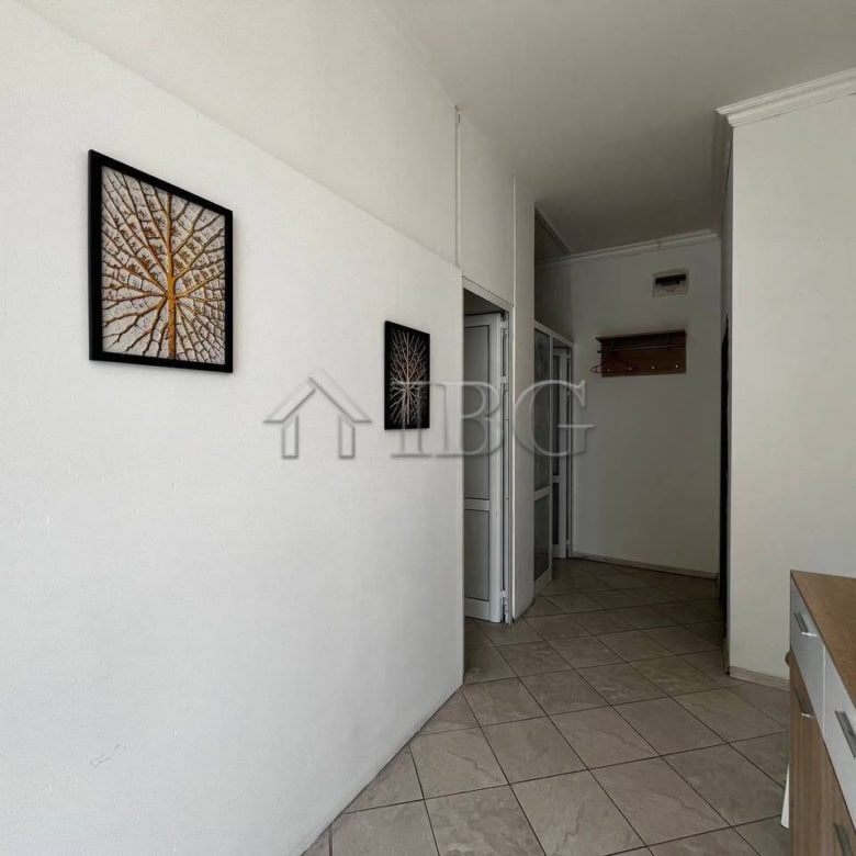 Office for sale in Burgas, 75 sq.m., close to Sea Garden, ideal for business or investment.