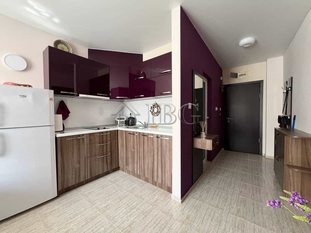 Modern 1-bedroom apartment with pool view in Sunny Beach, close to the beach.