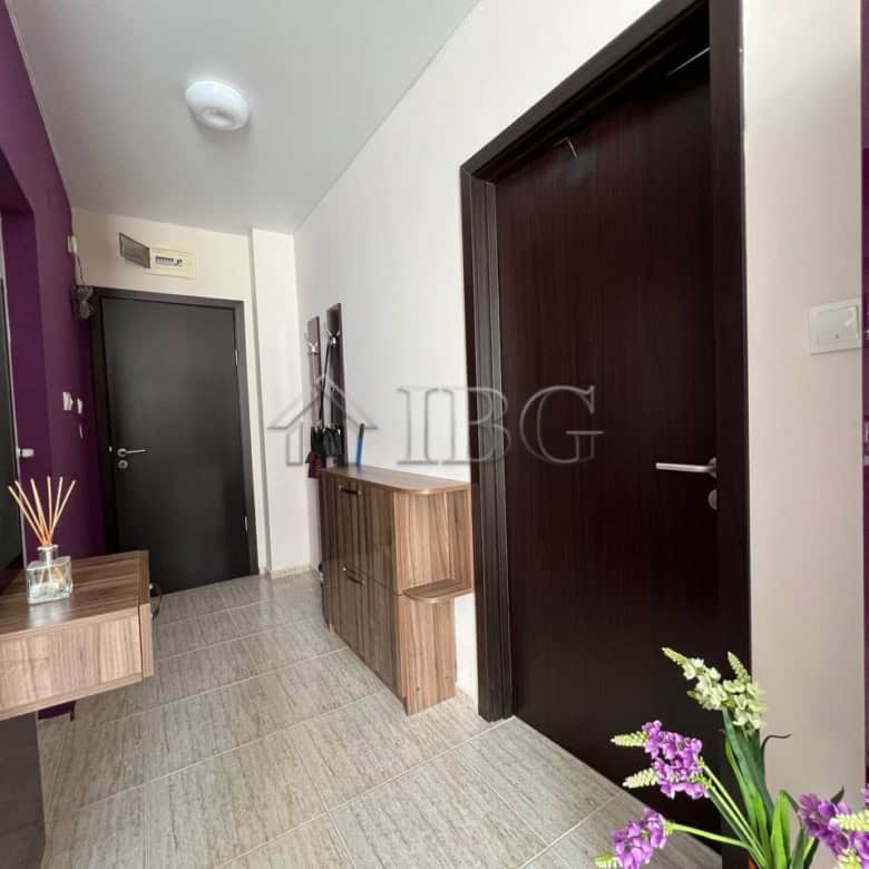 Spacious 1-bedroom apartment featuring a pool view, located in Sunny Beach near the beach. Perfect f.