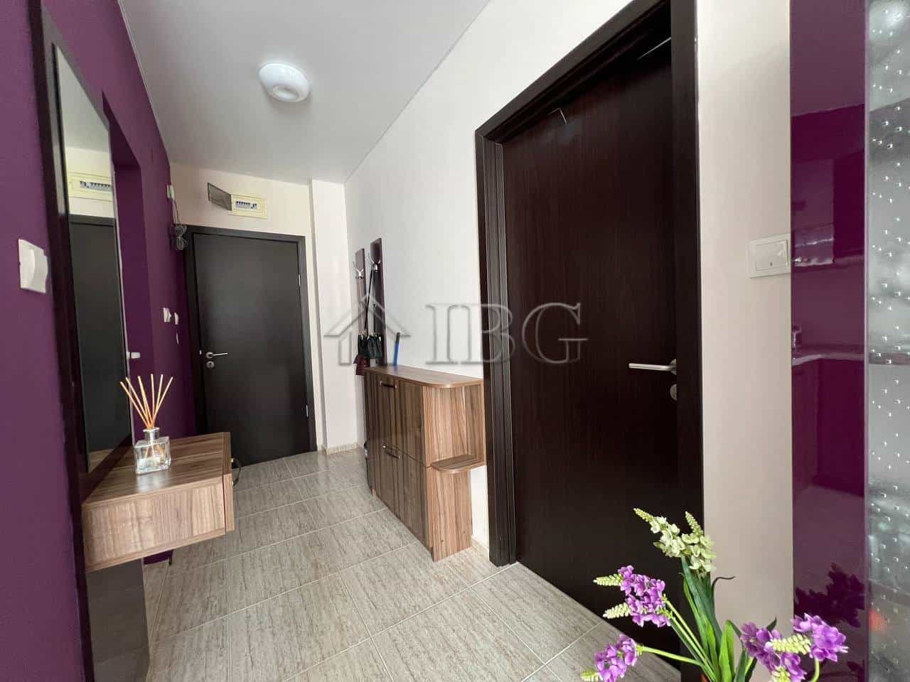 Spacious 1-bedroom apartment featuring a pool view, located in Sunny Beach near the beach. Perfect f.