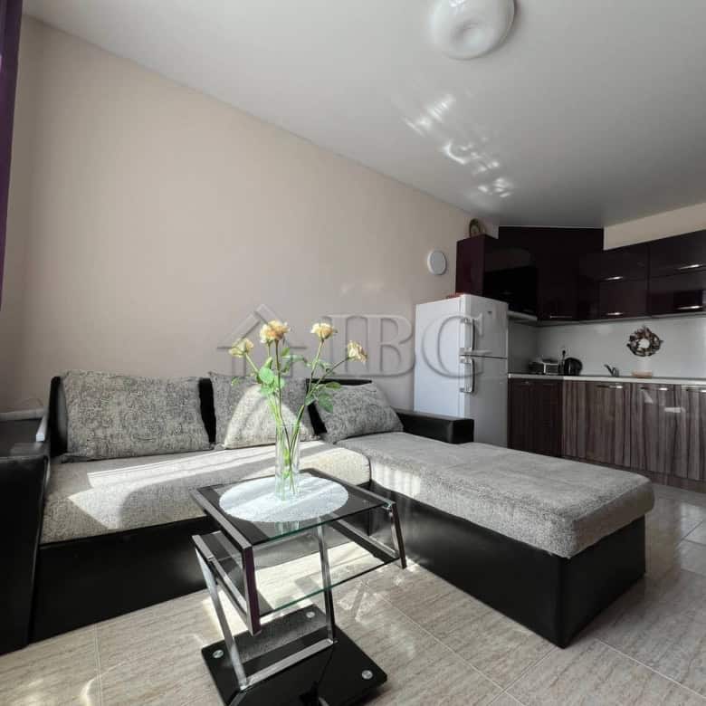 Spacious 1-bedroom apartment featuring a pool view, modern interior, and close proximity to Sunny Be.