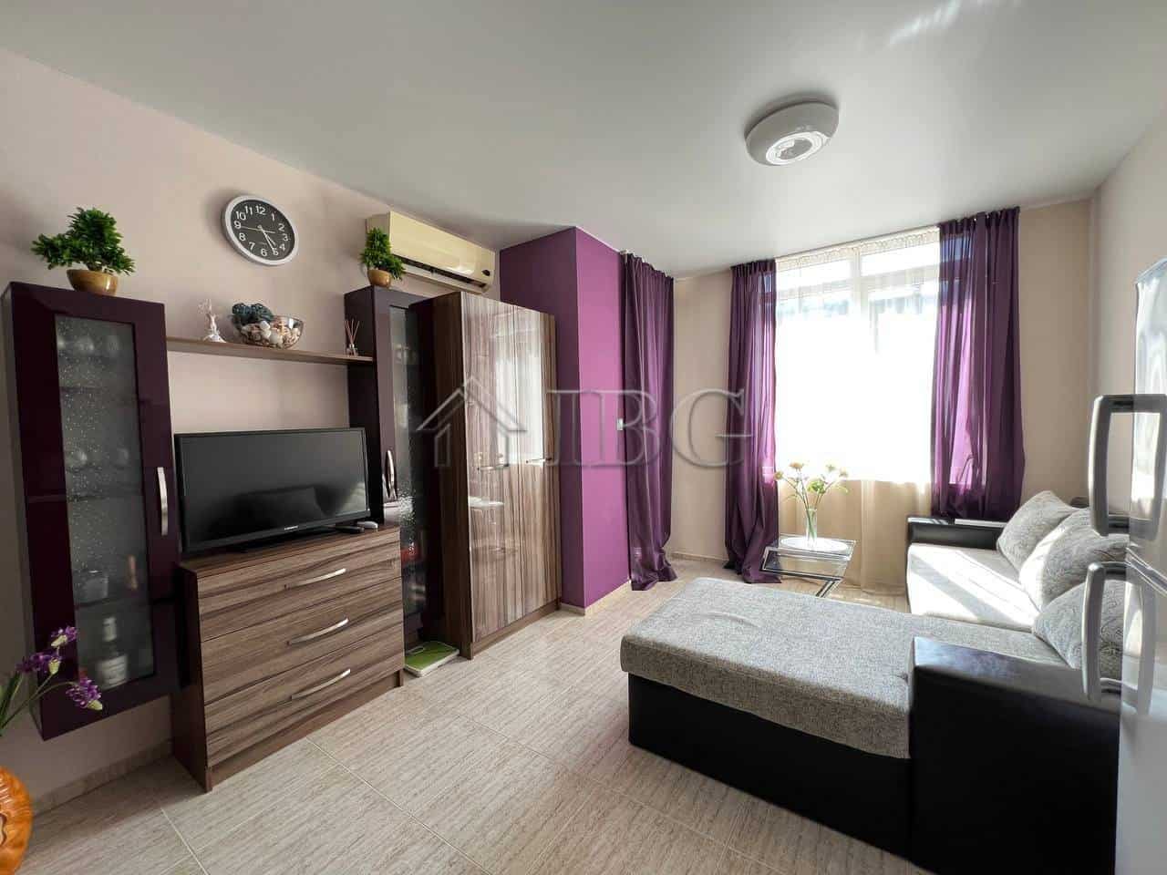 Modern 1-bedroom apartment with pool view in Sunny Beach, near the beach.