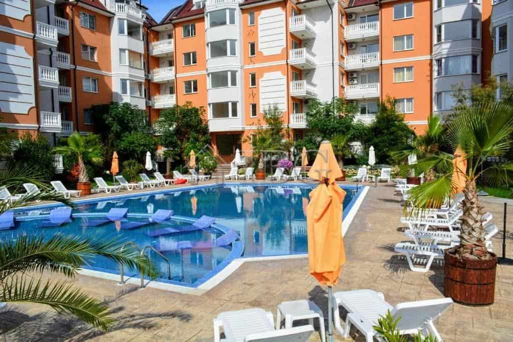 Modern furnished 1-bedroom apartment in Sea Diamond complex, Sunny Beach, with pool access and sceni.