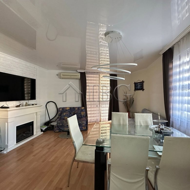 Spacious two-bedroom apartment in Star Fish Complex, Sveti Vlas, with bright living area and contemp.