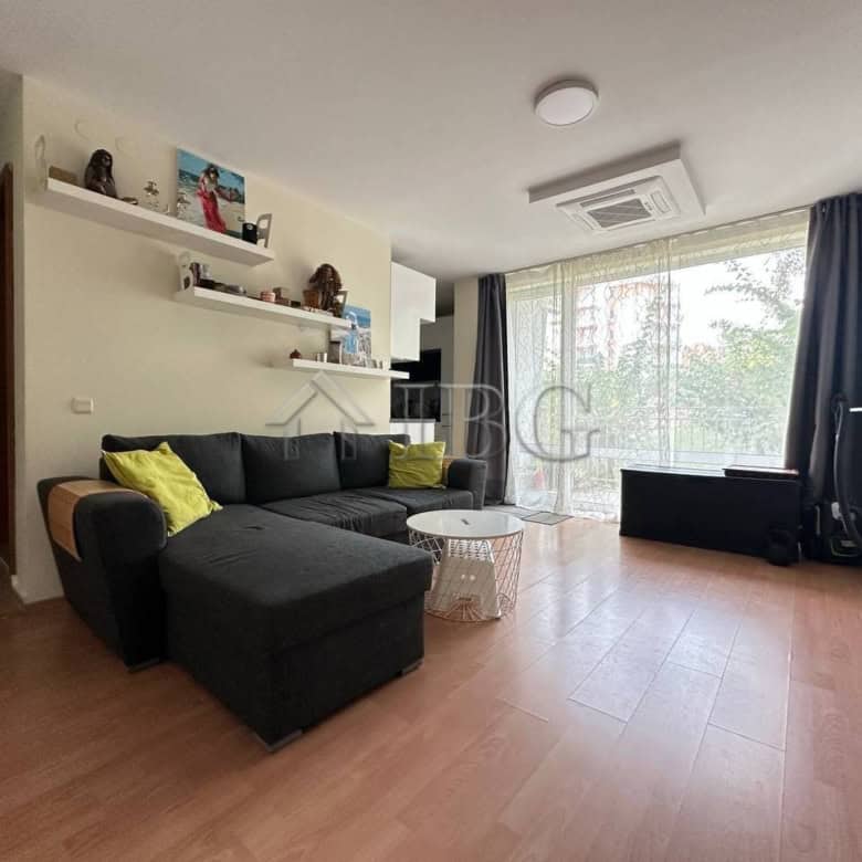 Spacious ground floor 1-bedroom apartment with garden views at Crown Fort Club, Sveti Vlas. Perfect.