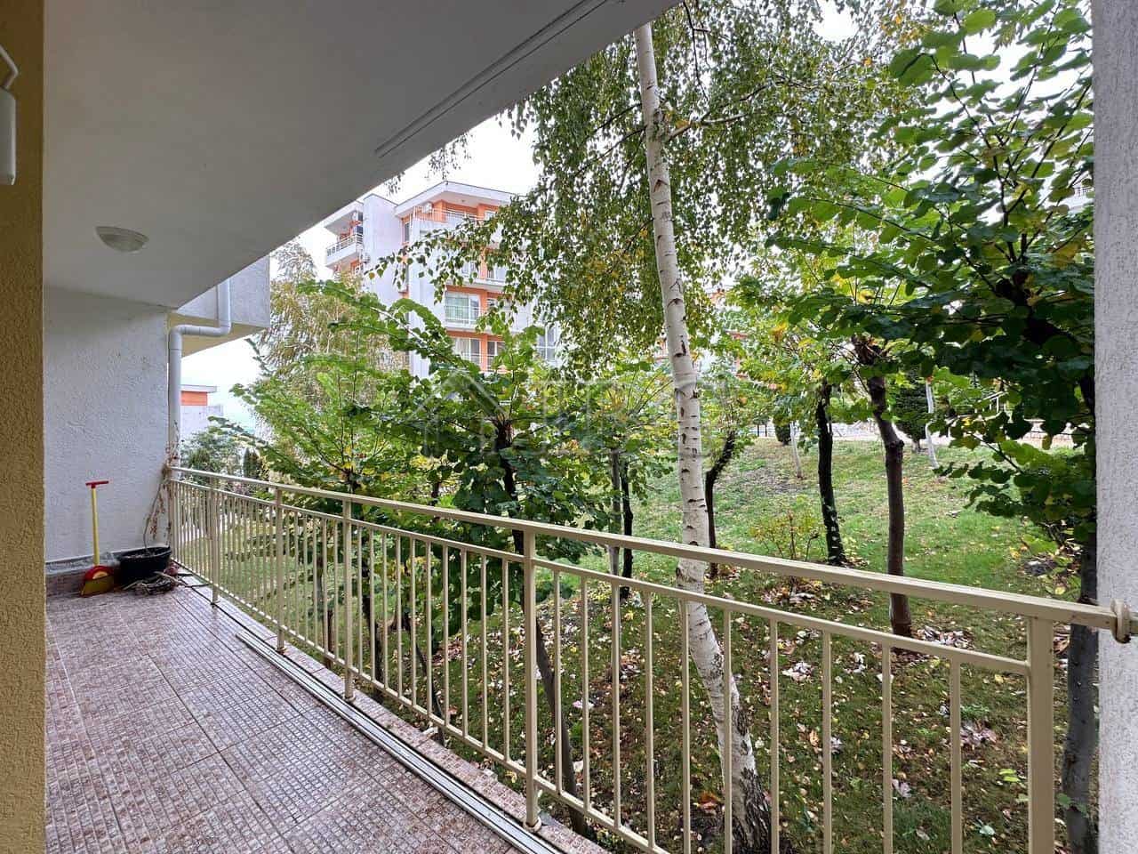Ground floor apartment with garden view in Sveti Vlas, Bulgaria.