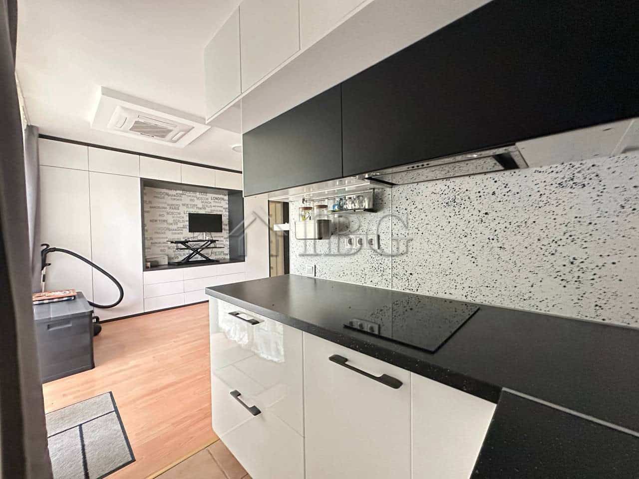 Bright ground floor 1-bedroom apartment with garden views at Crown Fort Club, Sveti Vlas. Perfect fo.