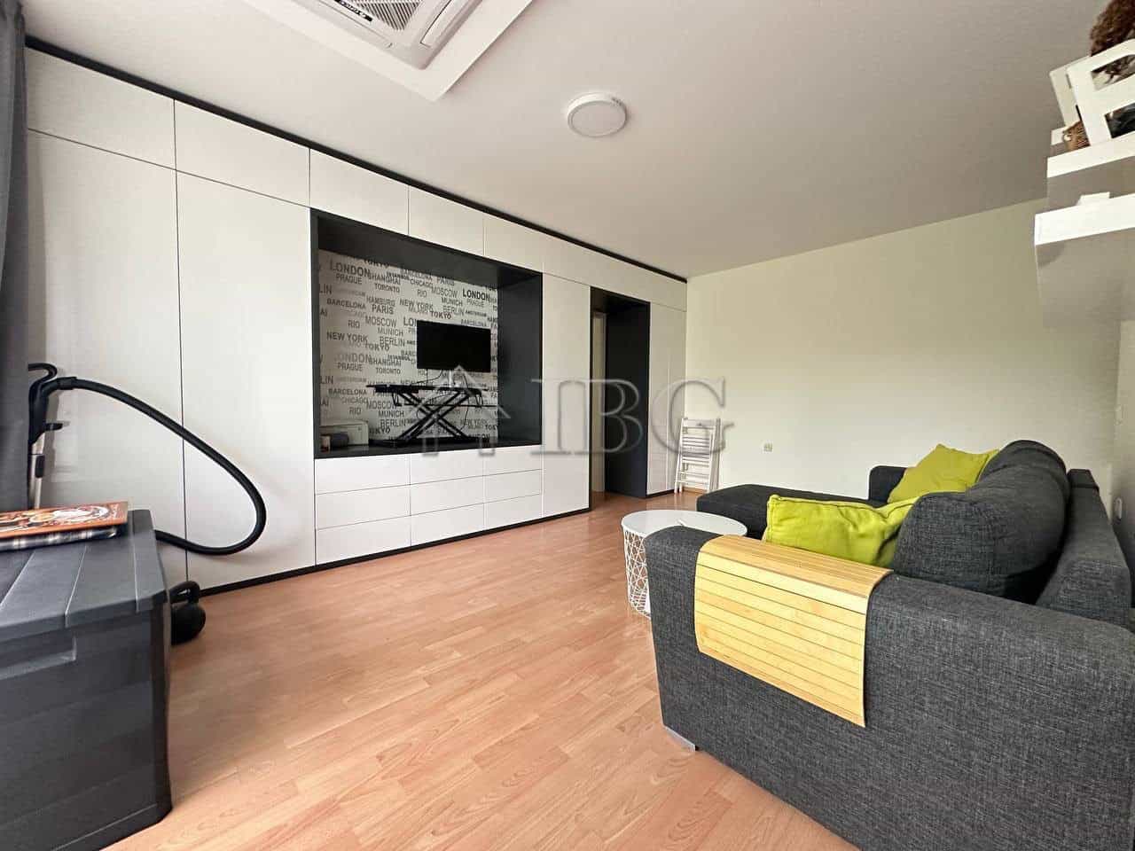 Cozy ground floor 1-bedroom apartment featuring a garden view at Crown Fort Club, Sveti Vlas.