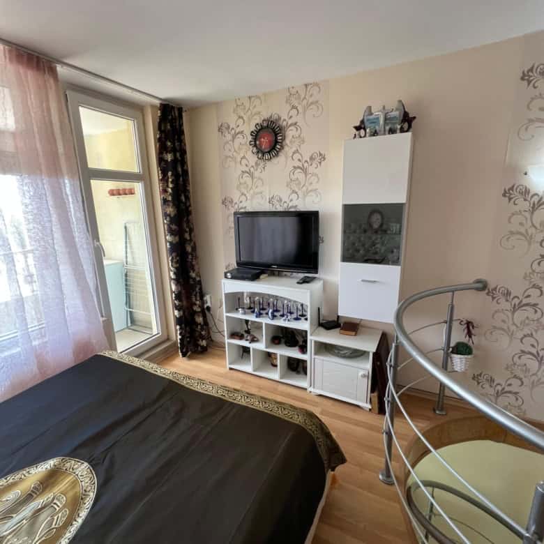 One-bedroom maisonette with partial sea view in Sunny Beach, Bulgaria. Modern interior, comfortable.