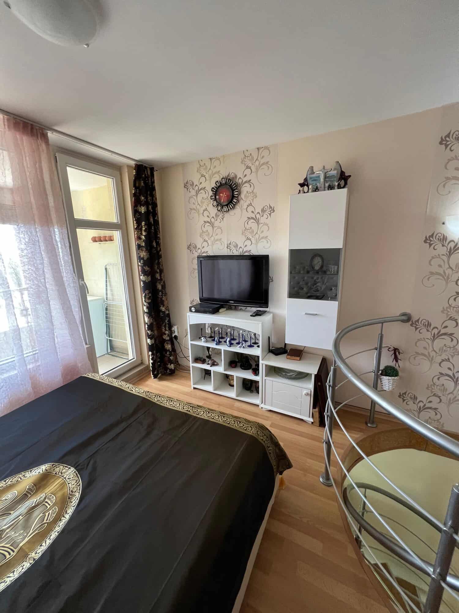 One-bedroom maisonette with partial sea view in Sunny Beach, Bulgaria. Modern interior, comfortable.