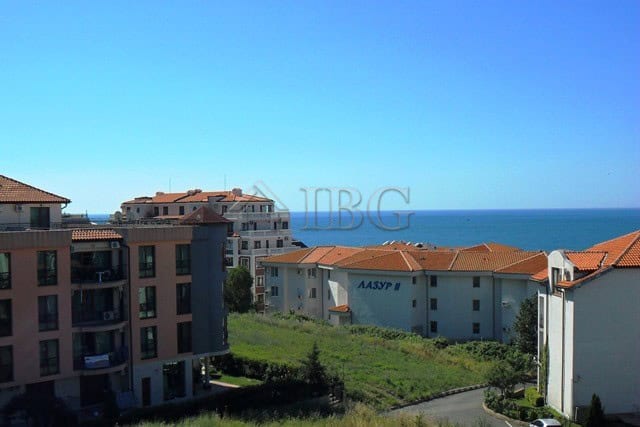 Sea view 2-bedroom apartment for sale in Sveti Vlas, Dinevi Resort, Bulgaria.